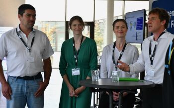 Das Projektteam der OmniCert (v.l.n.r.): Christoph Reithmair, Katharina Schweiger, Rebecca Noy und Geschäftsführer Thorsten Grantner. Bild: OTH Regensburg - Simone Grebler